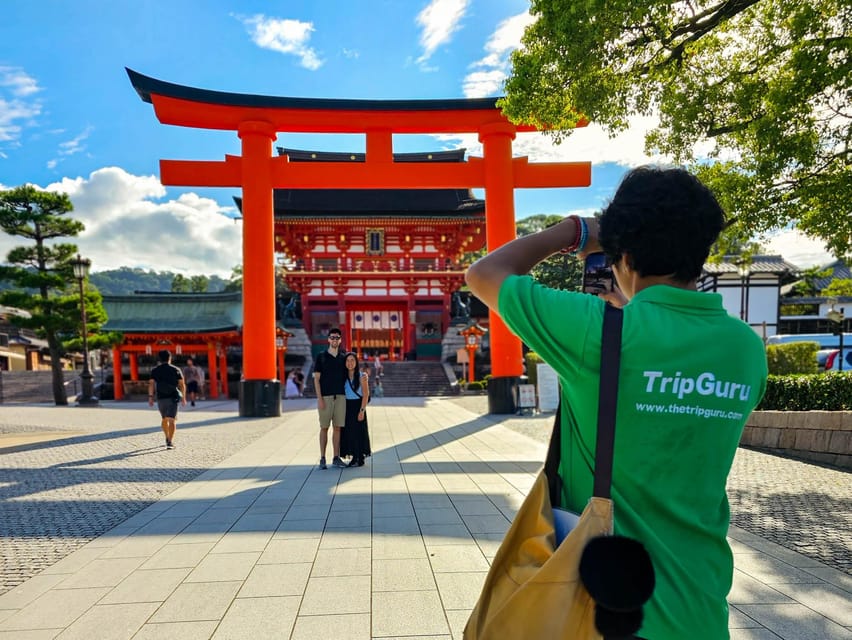 Kyoto: Fushimi Inari Taisha Guided Walking Tour - Meeting at Daily Yamazaki Fushimi Inari Shrine, and why being on time counts