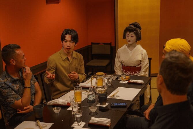 Kyoto: Geisha Dinner & Gion Cultural Walk - Kaiseki dinner plus unlimited sake in a local restaurant