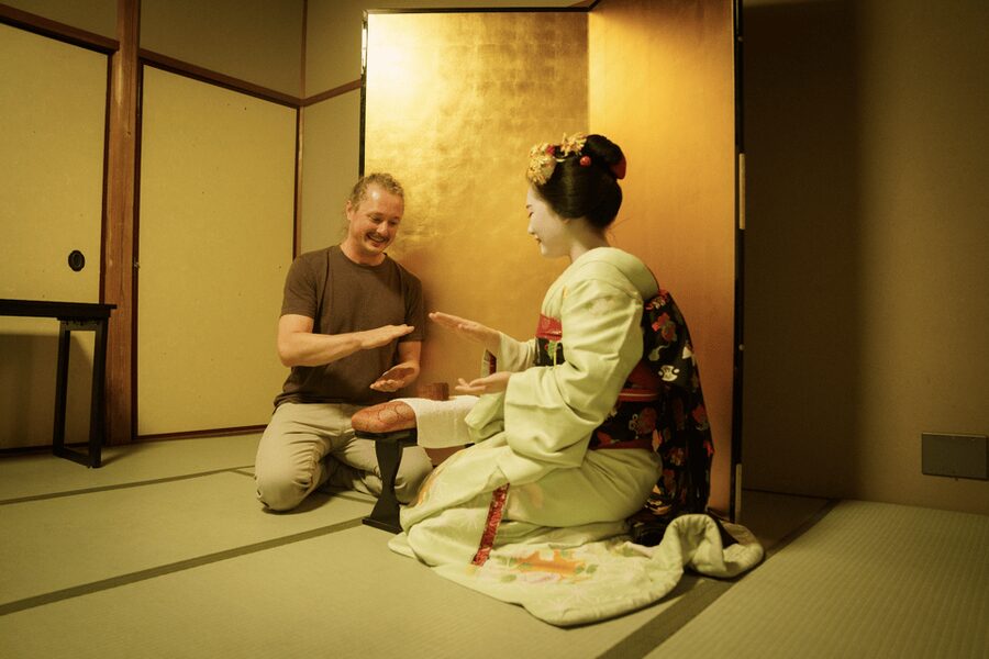 Kyoto: Geisha Dinner & Gion Cultural Walk - Availability and minimum group size, what it means for your plans