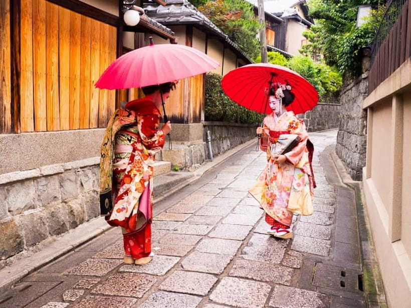 Kyoto Geisha Walking Tour: Gion District & Hidden Gems - Photo Stops That Feel Planned, Not Random