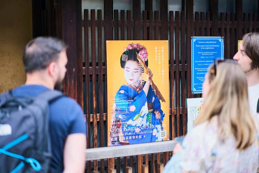 Kyoto Gion: 2-Hour Geisha Culture & Photogenic Walking Tour - Hanamikoji Street: Where Timing Helps and Curiosity Wins