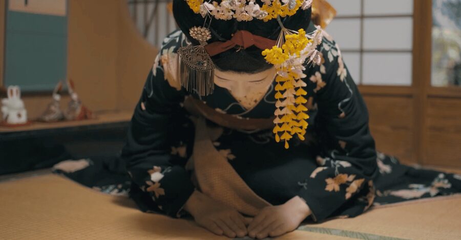 Kyoto: Gion Cultural Walk with Geisha Show - Miyagawasuji dance show and the 50-minute Maiko Q&A that changes your view