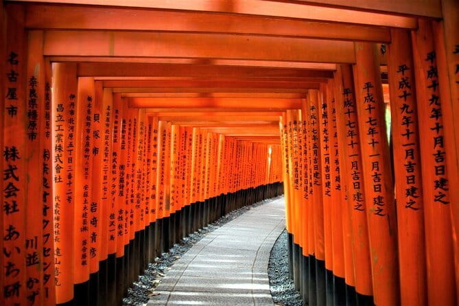 Kyoto Gion Early Morning Walking Tour - Stop 6, Yasaka Shrine: vermilion gate, lantern stage, and a quiet ending