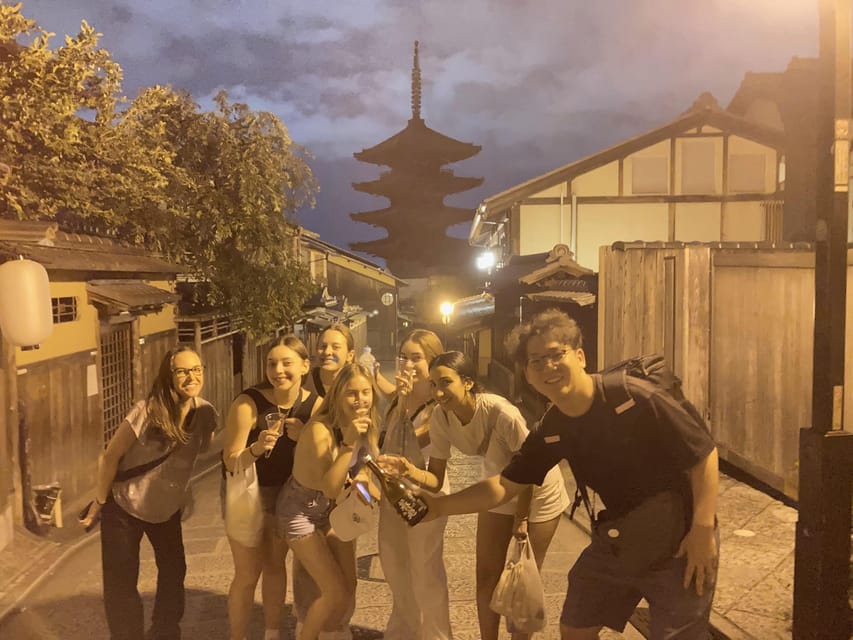Kyoto: Gion Evening Walk with Hidden Gems, Geisha & Sake - Price, walking comfort, and who this fits