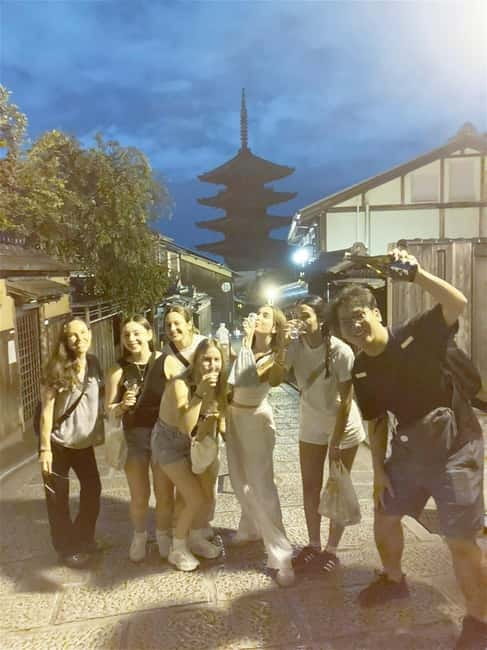 Kyoto: Gion Evening Walk with Hidden Gems, Geisha & Sake - Start at Shijo Kiyamachi, then walk into Gion