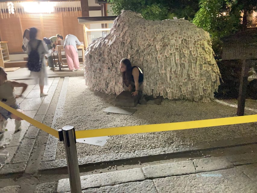 Kyoto: Gion Evening Walk with Hidden Gems, Geisha & Sake - Hōkan-ji and Yasaka Pagoda at night