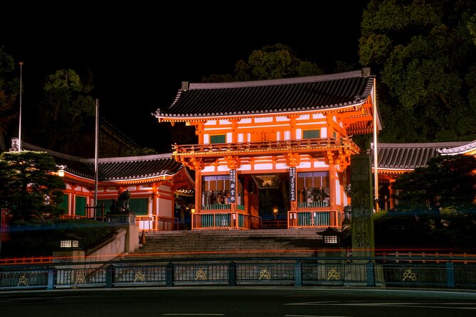 Kyoto: Gion Geisha District & Sake-in-Hand Walking Tour - Yasui Konpiragu and Hokan-ji: Shrines and a Pagoda You Can Feel
