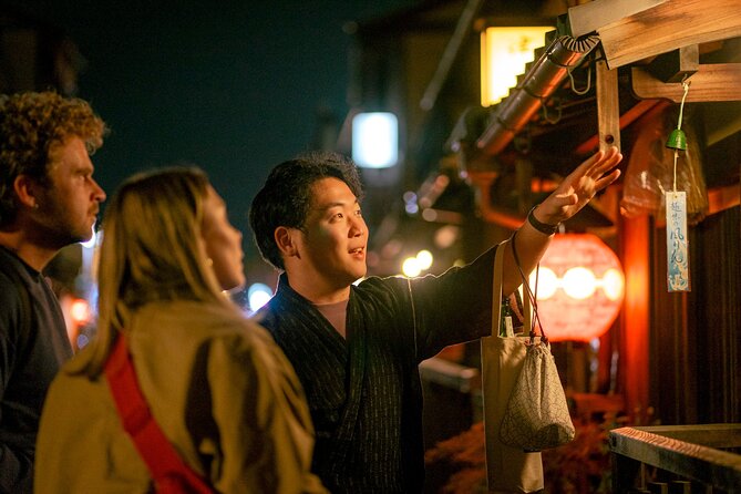 Kyoto: Gion Geisha District & Sake-in-Hand Walking Tour - The Sake in Hand Part: More Than a Free Pour