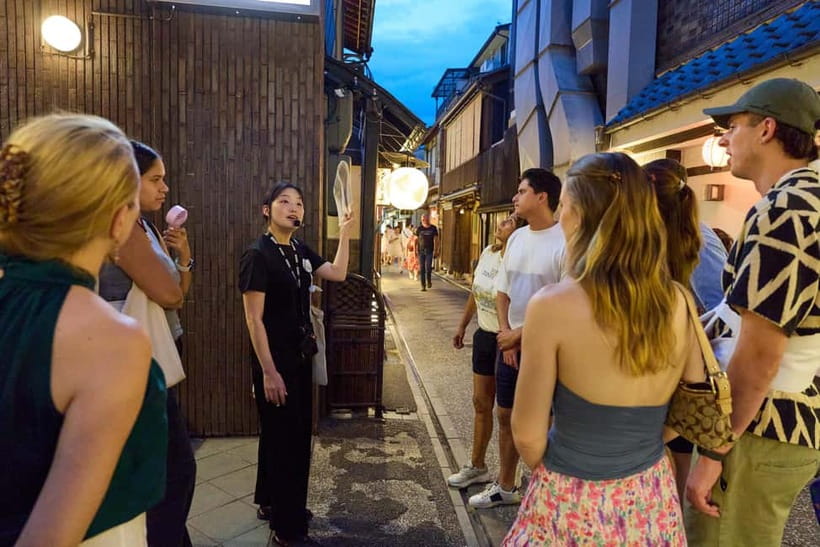 Kyoto: Gion Geisha District Walking Tour - Stories of Geisha - Pontocho Alley After Dark, Where Entertainment Traditions Feel Physical