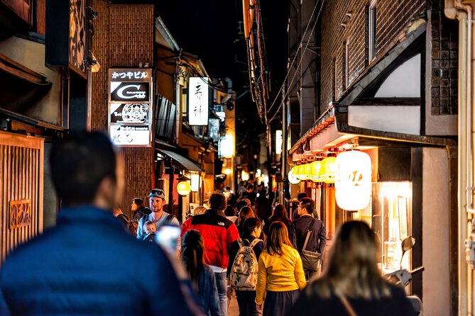 Kyoto Gion Night Walk & Geisha District Guided Tour - Gion after dark, and why 3 hours feels like the sweet spot