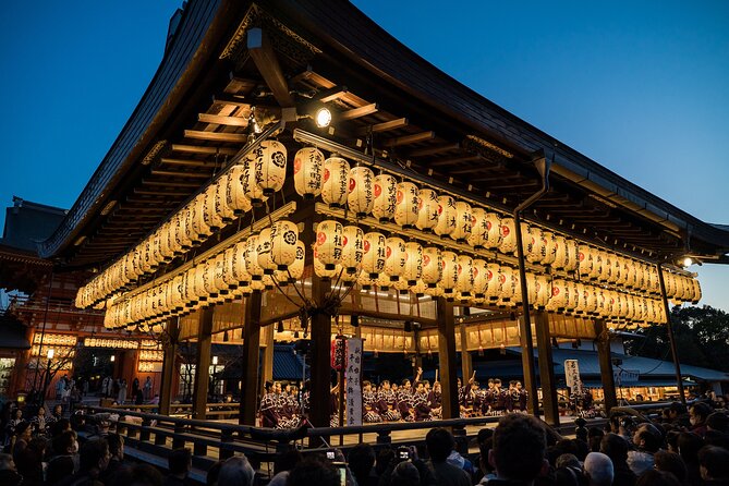 Kyoto Gion Night Walk & Geisha District Guided Tour - Snacks, water, and the pace you should expect on foot