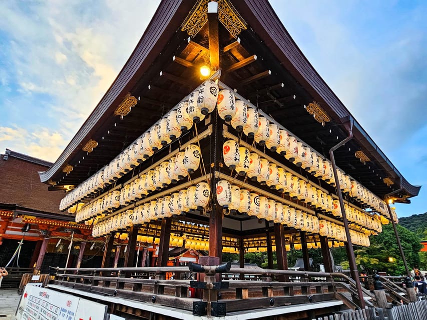 Kyoto: Gion Sunset Walking Tour with Local Guide - Pontocho after dark, plus the snack break that stops decision fatigue