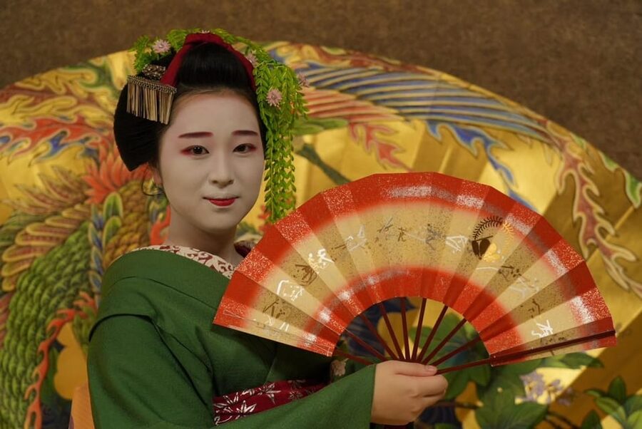 Kyoto: Gion Walking Tour, Geisha Show and Japanese Game - Who This Tour Suits Best (and Who Might Skip)
