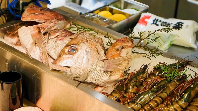 Kyoto: Guided Food Tour with 12 Dishes & 3 Drinks - Sake bars and ordering confidence