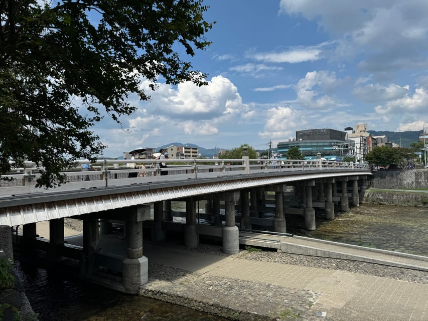 Kyoto: Half-Day Private Tour Gion Geisha District & Kiyomizu - Should you book this Gion and Kiyomizu half-day private tour?
