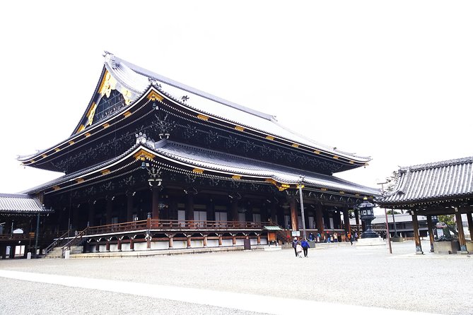 Kyoto Imperial Palace and Nijo Castle Walking Tour - Nijo Castle: shogun power made visible through art