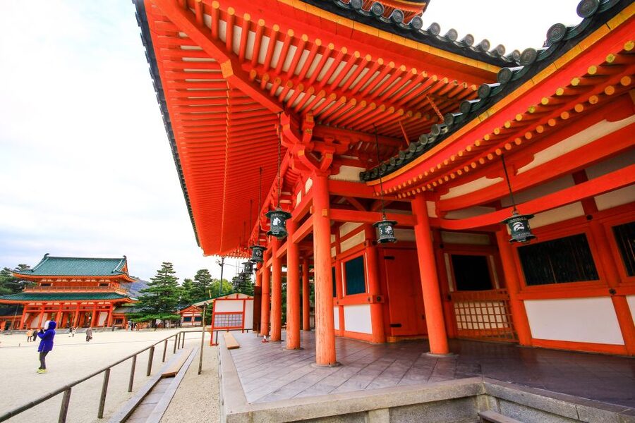 Kyoto: Imperial Palace & Nijo Castle Guided Walking Tour - Practical tips that keep your day running smoothly