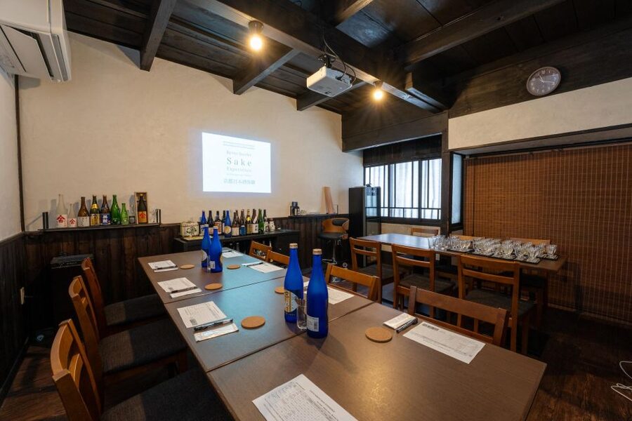 Kyoto: Insider Sake Experience with 7 Tastings and Snacks - What You Taste: Dry, Crisp, Sweet, and Fruity Side by Side