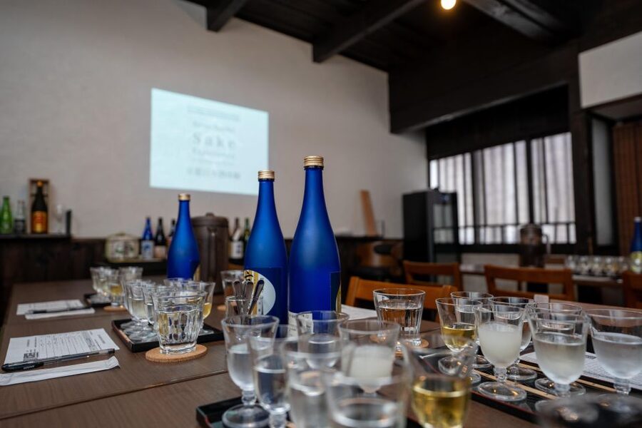 Kyoto: Insider Sake Experience with 7 Tastings and Snacks - How to Read Sake Bottles and Menus Like You Mean It