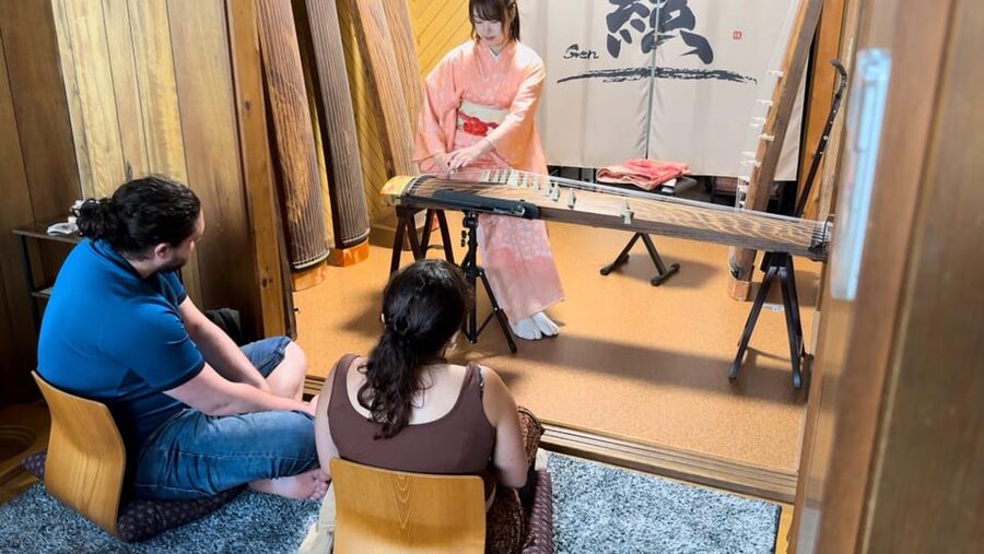 Kyoto: Japanese Koto & Shamisen Concert and Koto Class - Who teaches you, and what languages you can expect