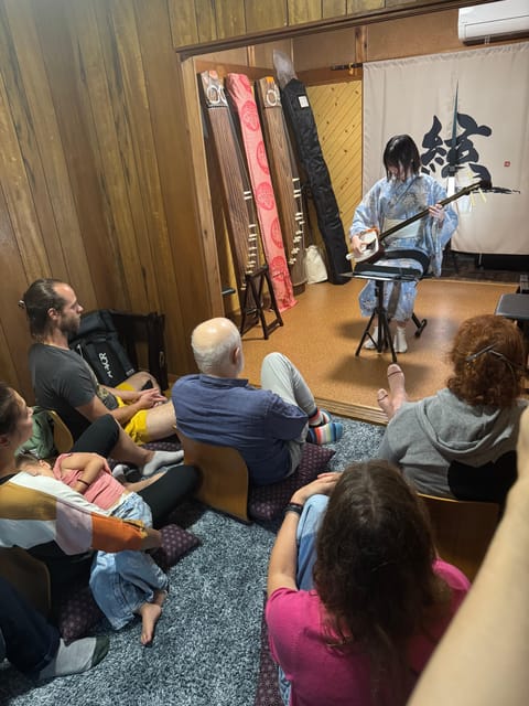 Kyoto: Japanese Koto & Shamisen Concert and Koto Class - The 1 hour to 100 minutes flow, from instrument intro to hands-on koto