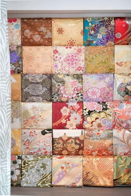 Kyoto: Kimono or Yukata Rental with Dressing Service - Finding KIMONO RENTAL MOMO, Kyoto Store by Gion-Shijo Exit 1