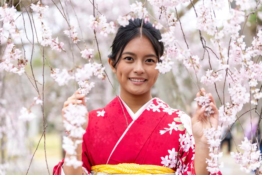 Kyoto Kimono Professional Photoshoot - Higashiyama Option, Professional Photos in Kyoto’s Iconic Lanes