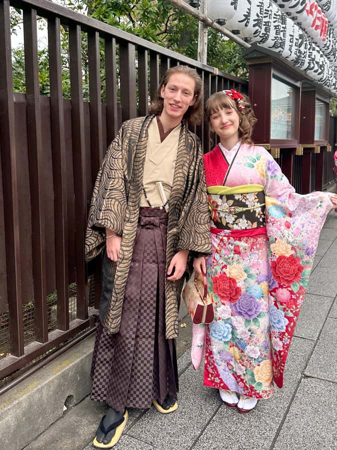 Kyoto: Kimono Rental Traditional Experience at Wargo in Gion - How the dressing process works, and why staff help matters