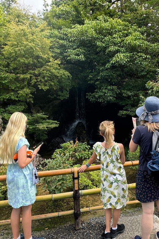 Kyoto: Kinkakuji, Golden Pavilion Guided Tour - Crowds and Photo Reality, Timing Matters at the Pond