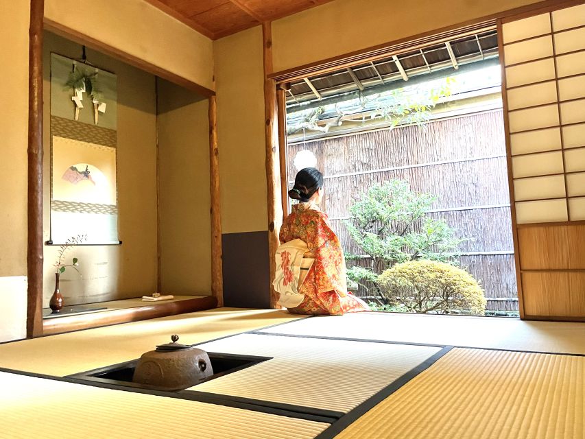 Kyoto: Maiko Happy Hour at a Historic Machiya - Buyo Dance in a Wooden House
