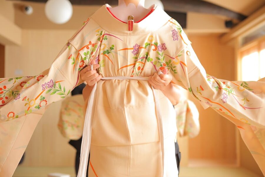 Kyoto: Maiko Makeover and Photoshoot Experience - The 10-minute self-photo session you should treat like a mini shoot