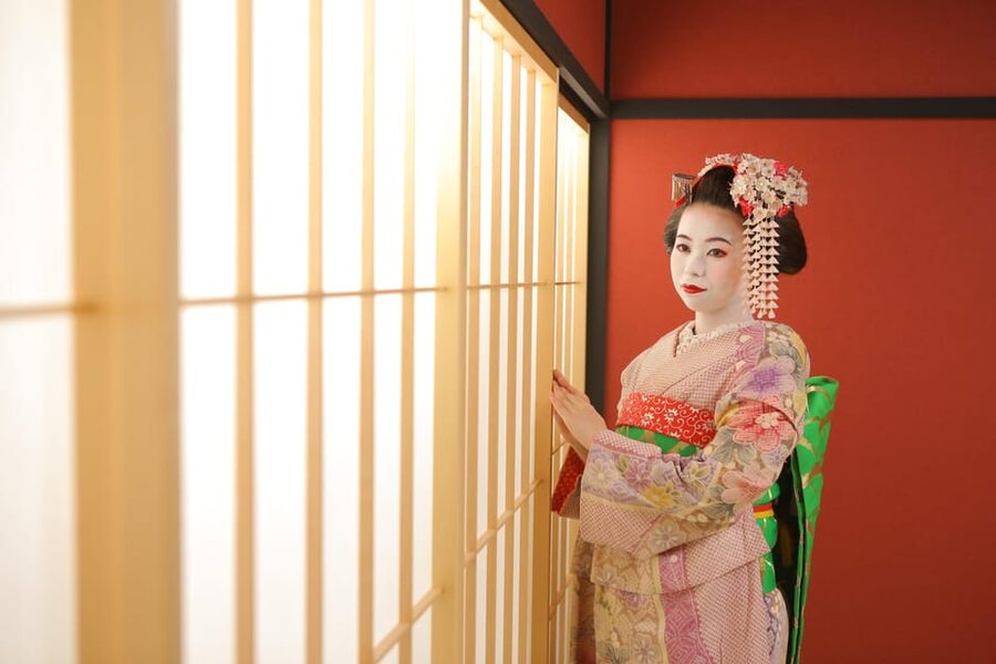 Kyoto: Maiko Makeover and Photoshoot Experience - Price, group size, and whether $140 feels fair