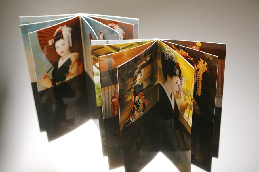 Kyoto : Maiko Makeover stroll and photo shoot experience - Small Group Dynamics, Privacy, and What Reviews Hint At