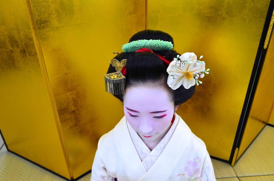 Kyoto: Meet-and-Greet, Maiko Show and Experience - Photo Session and Shopping at Kyoto Handicraft Center