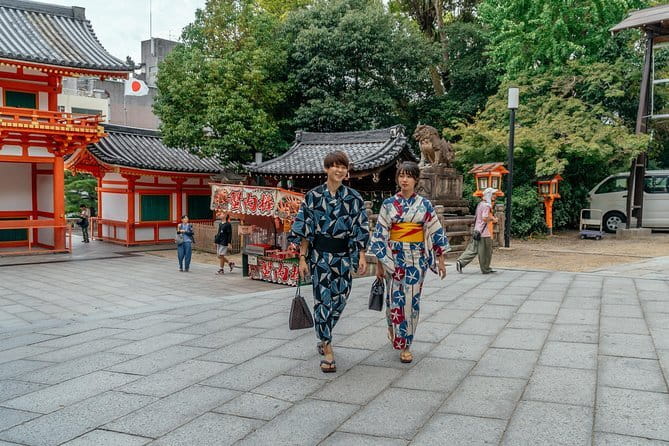 Kyoto&Nara Private Highlights Tour with English driver Pickup - Kyoto stop 3: Fushimi Inari Taisha and the torii tunnel walk