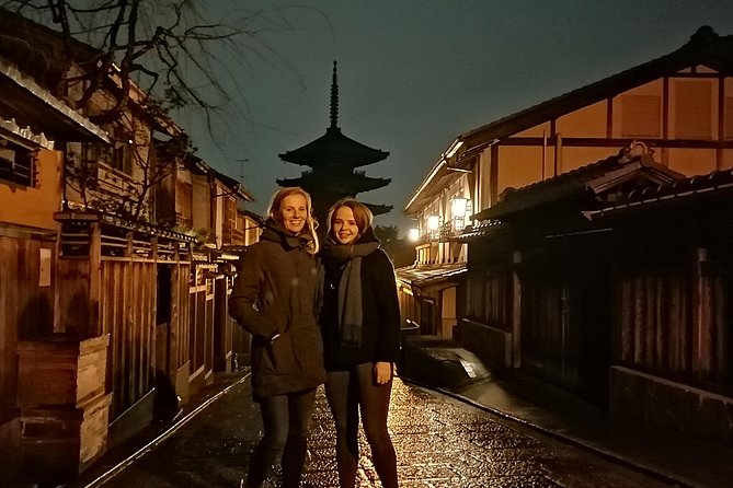 Kyoto night walk tour (Gion district) - Starting in Gion, right where the night slows down