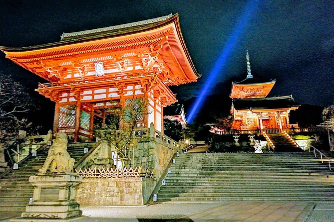 Kyoto night walk tour (Gion district) - Yasakanoto pagoda and photo spots you can actually use