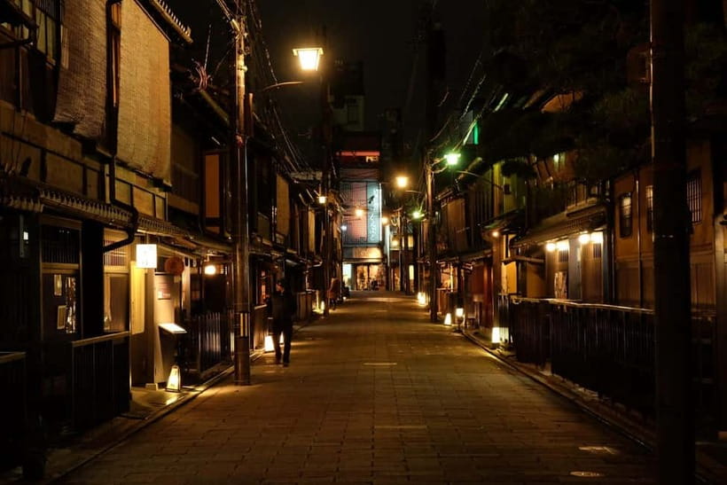Kyoto: Night Walking Tour with Geisha Traditions - Key Things You Should Know Before Walking Gion at Night