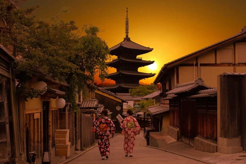 Kyoto: Night Walking Tour with Geisha Traditions - Geisha Traditions, Explained in Real Terms (Not Just Myths)