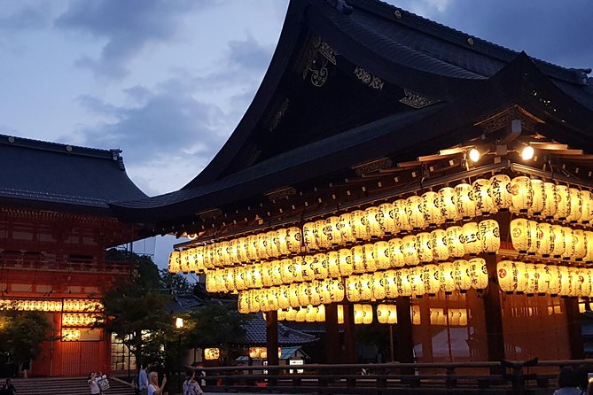 Kyoto Nighttime All-Inclusive Eats and Streets, Gion and Beyond - Night in Kyoto, explained while you walk