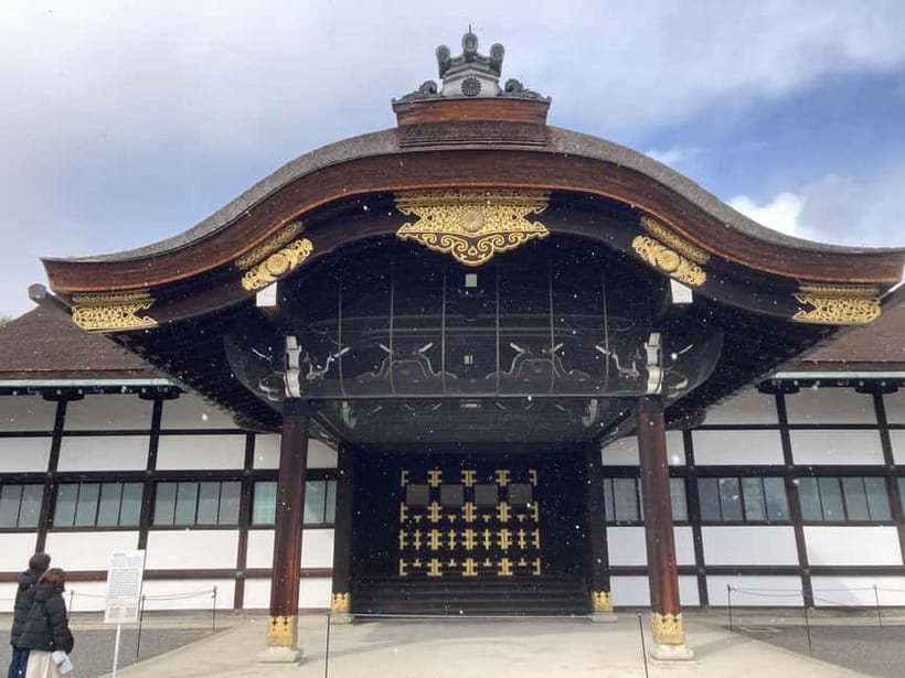 Kyoto: Nijo Castle and Kyoto Imperial Palace Guided Tour - Kyoto Imperial Palace: Grand Culture, Refined Gardens, Seasonal Beauty