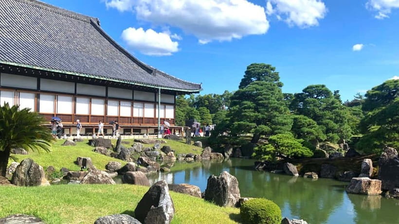 Kyoto: Nijo Castle World Heritage Guided Tour with Admission - Finding Nijōjō-mae Station and Spotting Your Guide Fast