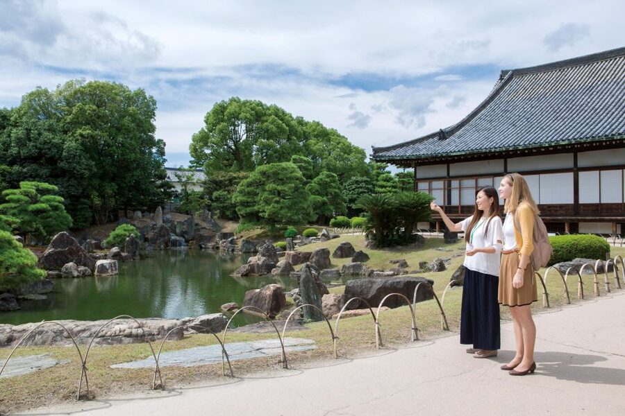 Kyoto: Nijo-jo Castle and Ninomaru Palace Guided Tour - Nijo-jo Castle, Kyoto’s Tokugawa Power Seat in 60 Minutes