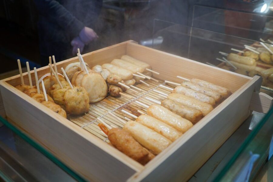 Kyoto: Nishiki Market Brunch Walking Tour-7 Tastings+Brunch - The guides: why they make or break a food tour
