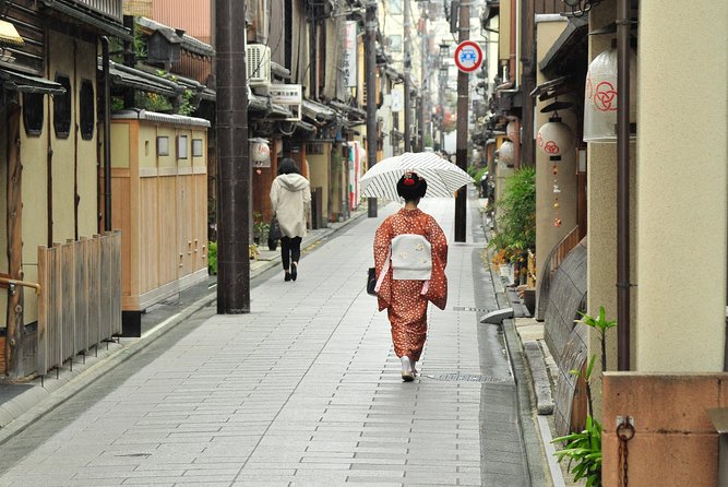 Kyoto Nishiki Market Food and Culture Walking Tour - The shopping streets after Nishiki: Shinkyogoku and Teramachi-dori