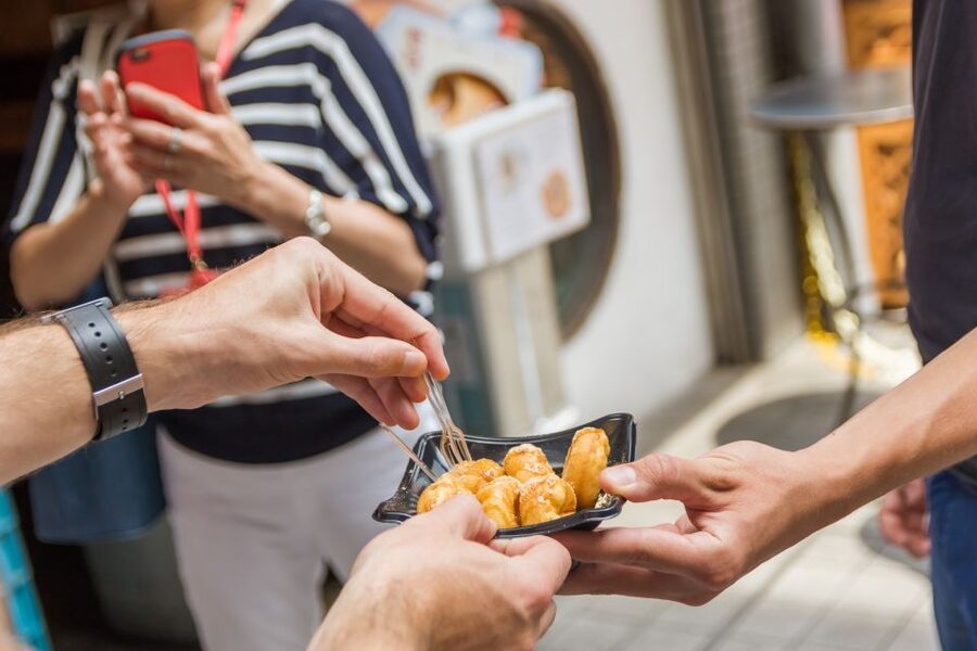 Kyoto: Nishiki Market Food Tour - Small-group energy: what max 8 actually changes
