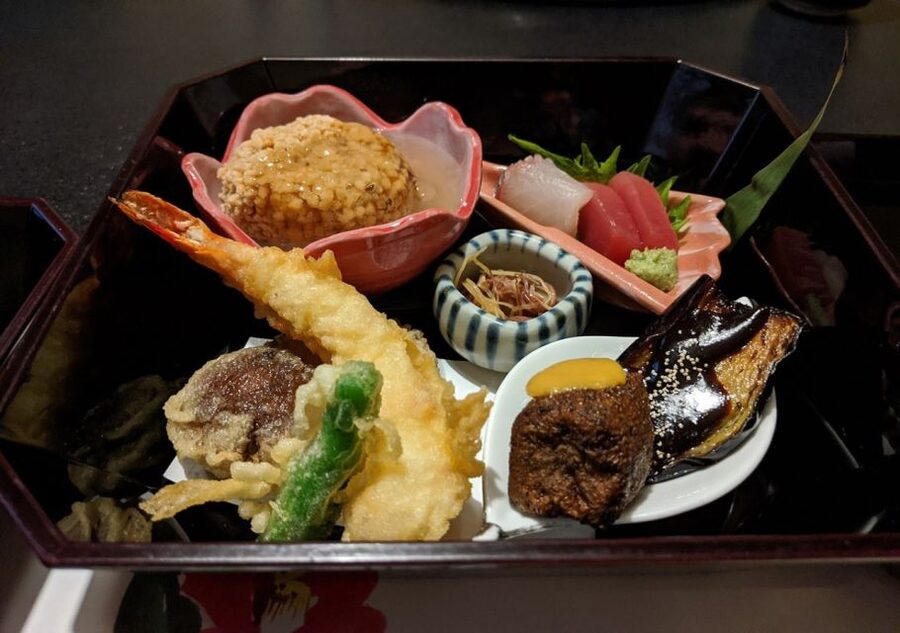 Kyoto: Nishiki Market Food Tour - About 10 vendors: how the guide turns stalls into a tasting map