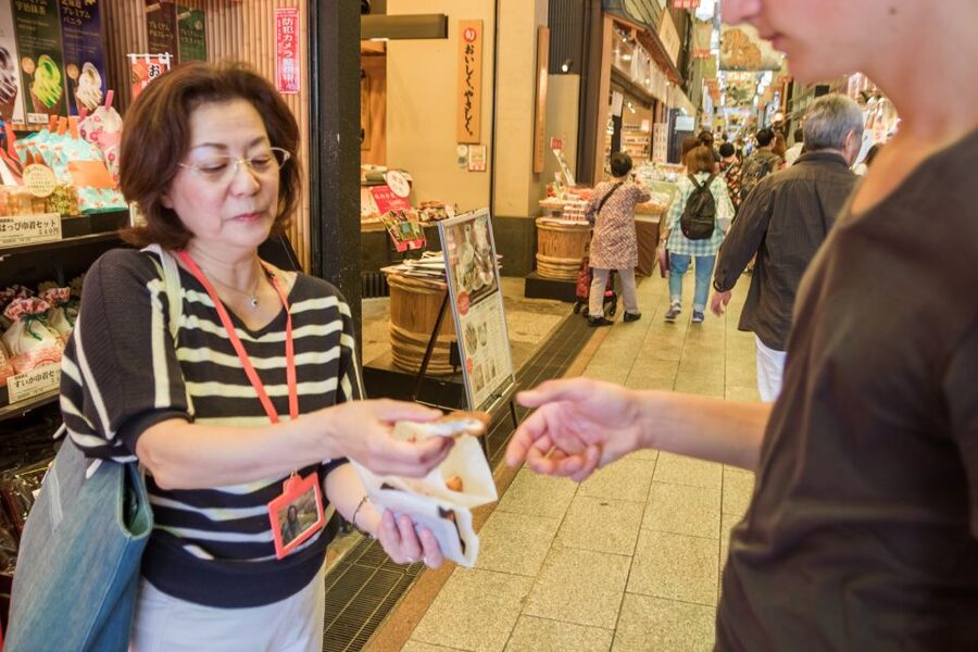 Kyoto: Nishiki Market Food Tour - The Japanese tea stop: why it is not just a drink