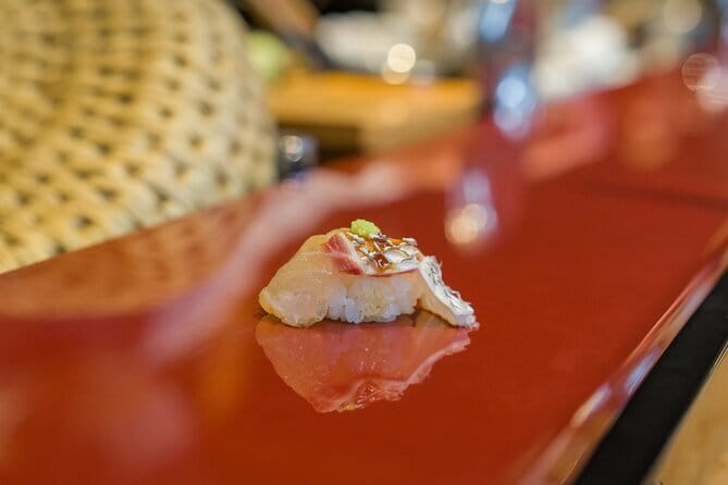 Kyoto Nishiki Market Street Food Tour - Crowds and cash, the two realities to plan for