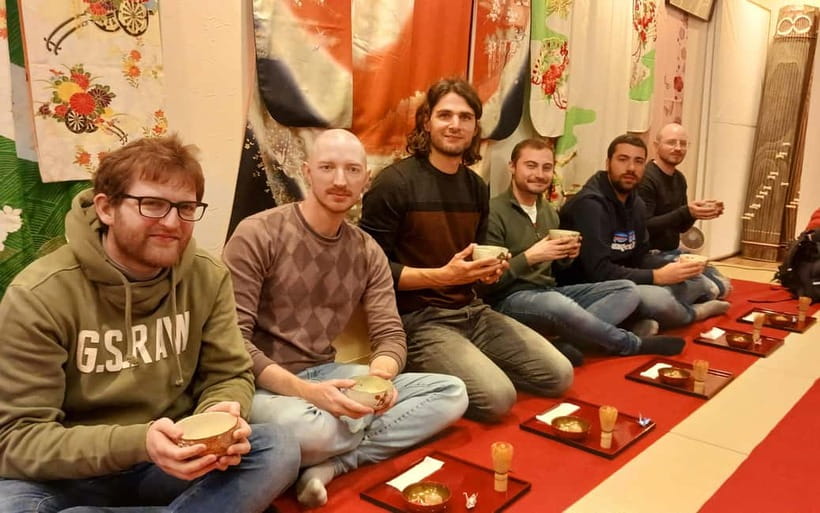 Kyoto: Nishiki Market Tea Ceremony with Koto Performance - The one-hour rhythm: matcha, etiquette, sweets, and music interludes